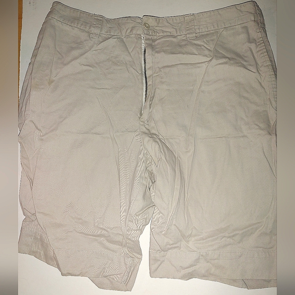 Men's Cache Creek Brand Beige Shorts Size 40 Preowned